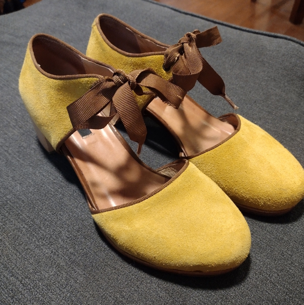 Neosens Shoes Mary Jane Heels Yellow Suede
